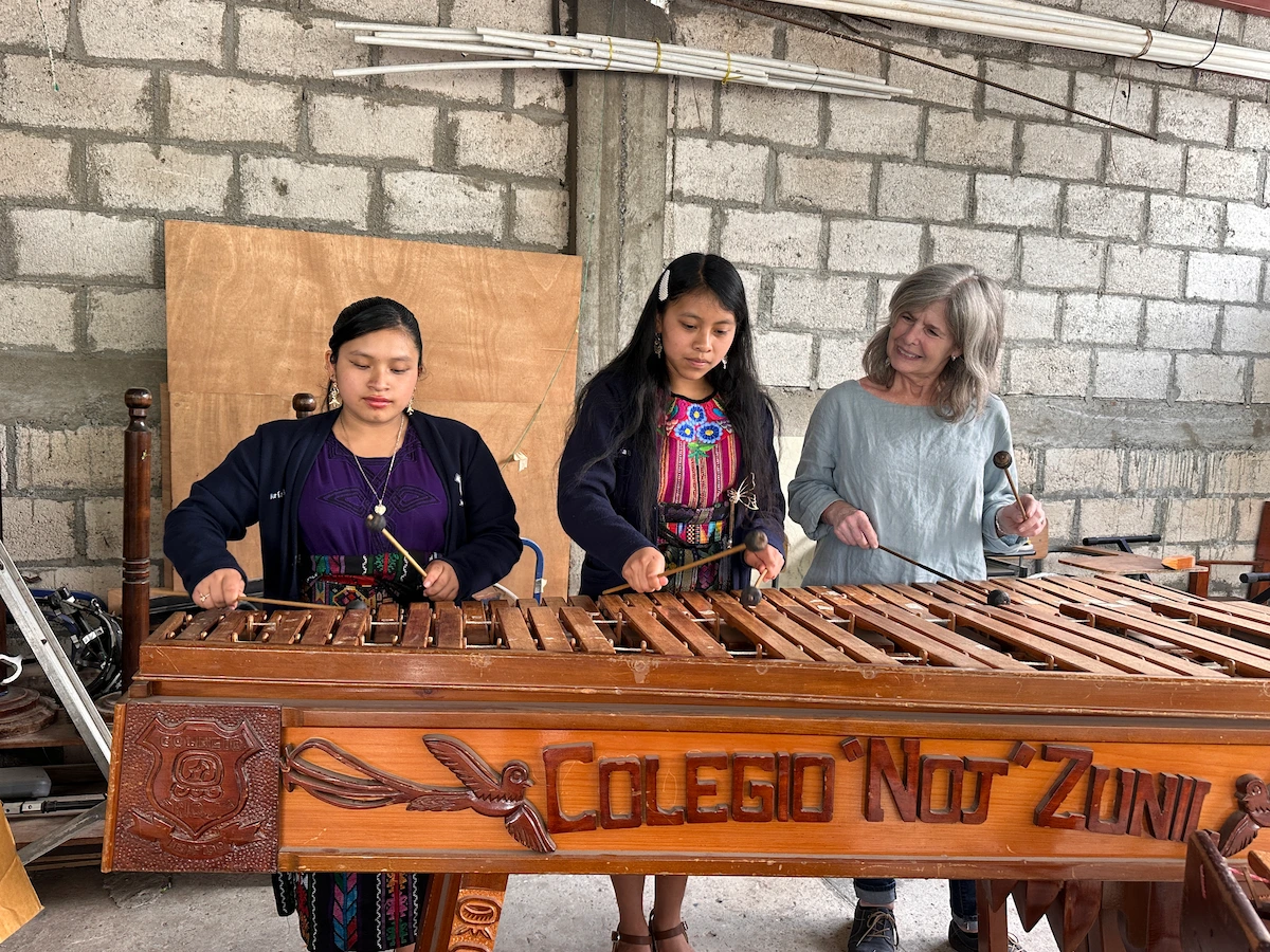 Aprendiendo a tocar marimba